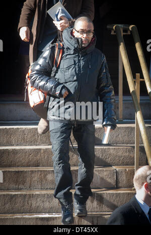 Manhattan, New York, USA. 7. Februar 2014. SPIKE LEE Anschluss an die Beerdigung von PHILIP SEYMOUR HOFFMAN in Kirche St. Ignatius Loyola, 7. Februar 2014. Bildnachweis: Bryan Smith/ZUMAPRESS.com/Alamy Live-Nachrichten Stockfoto