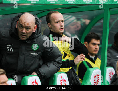 Glasgow, Schottland. 8. Februar 2014. Neuzugang Leigh Griffiths war auf der Bank für die Scottish Cup 5. Runde Spiel zwischen Celtic Glasgow und Aberdeen aus Celtic Park. Bildnachweis: Aktion Plus Sport/Alamy Live-Nachrichten Stockfoto