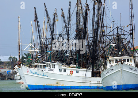 Kommerzielle Ausleger Fischtrawler in Port Isabel, Texas angedockt. Stockfoto