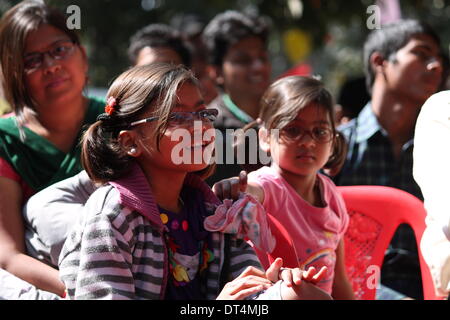 Premchand Rangasala, Patna, Bihar, Indien, 9. Februar 2014. Interaktiver Workshop von Musikern aus Schweden und Bihar, Indien besucht und genossen von motely Music Lovers während der abschließenden Tag der erste Sufi Sutra-Festival am Nachmittag warme Winter für den "Weltfrieden". Bildnachweis: Rupa Ghosh/Alamy Live-Nachrichten. Stockfoto