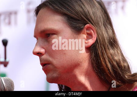 Premchand Rangasala, Patna, Bihar, Indien, 9. Februar 2014. Interaktiver Workshop von Musikern aus Schweden und Bihar, Indien besucht und genossen von motely Music Lovers während der abschließenden Tag der erste Sufi Sutra-Festival am Nachmittag warme Winter für den "Weltfrieden". Bildnachweis: Rupa Ghosh/Alamy Live-Nachrichten. Stockfoto