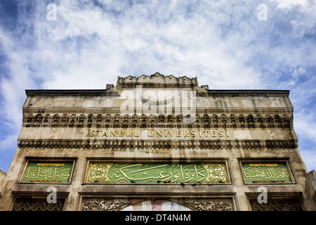 Architektonischen Details der historischen Haupttor an der Universität Istanbul in der Türkei. Stockfoto