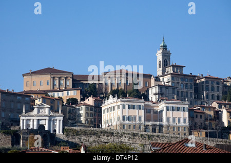 Panorama-Ansicht zur oberen Stadt Bergamo, Italien Stockfoto