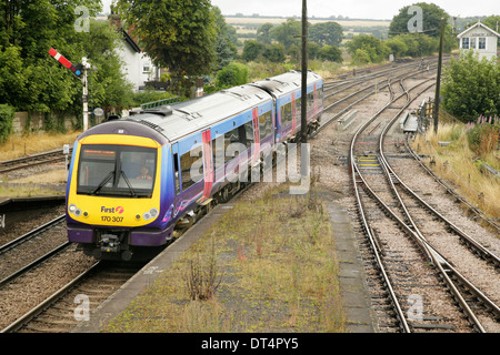 Erstes Transpennine Züge Klasse 170 Diesel Triebzug Zug nähert sich Barnetby Bahnhof. Stockfoto