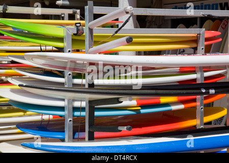 Surfbretter zu verkaufen in einem Shop in Manly, Sydney, Australien Stockfoto