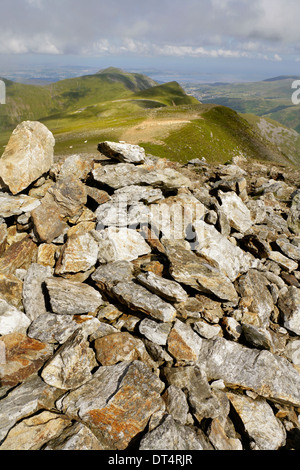 Nach Norden Blick vom Gipfel des Y Garn (947m / 3107ft) Richtung Foel Goch und Mynydd Perfedd, Snowdonia, Wales. Stockfoto
