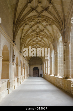 Mittelalterlichen Kreuzgang im Kloster von San Millan De La Cogolla, Spanien Stockfoto