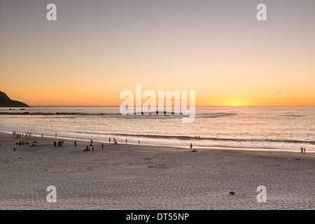 Sonnenuntergang, Camps Bay, Kapstadt, Südafrika. Stockfoto