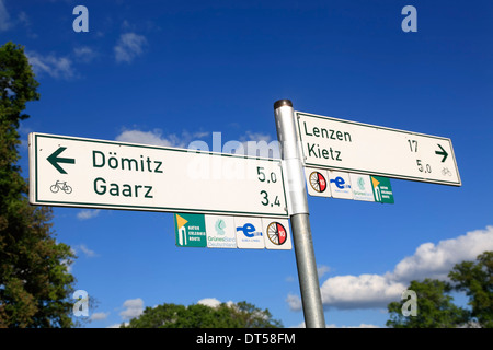 Zeichen an Elbe cycle Route, Brandenburg, Deutschland, Europa Stockfoto