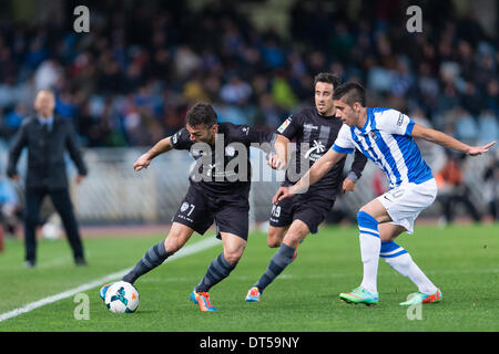 San Sebastian, Spanien. 9. Februar 2014. Barral (l) während Fußball-Liga BBVA match Real Sociedad Vs Levante UD Anoeta Stadium gespielt Basc Land, San Sebastian, Spanien am 9. Februar 2014.  Bildnachweis: Ortzi Omenaka/NurPhoto/ZUMAPRESS.com/Alamy Live-Nachrichten Stockfoto