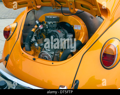 Hinten luftgekühlte montierte Motor VW Käfer auf dem Display an Noorderstrand den Haag-Niederlande. Stockfoto