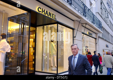 Chanel-Store in der Bond Street, London Stockfoto