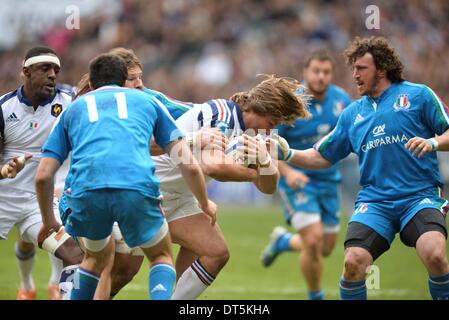 Stade de France, St. Denis, Frankreich. 9. Februar 2014. 6 Nationen International Rugby Union. Frankreich gegen Italien. Dimitri Szarzewski (Fra) und Mauro Bergamasco (ita) Credit: Action Plus Sport/Alamy Live News Stockfoto