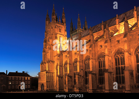 Westfassade und South Elevation, die Kathedrale von Canterbury, Grafschaft Stadt Canterbury, Kent, England, UK Stockfoto