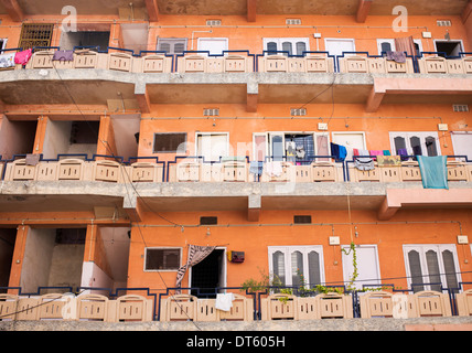 Indian Town Apartments. Puttaparthi, Andhra Pradesh, Indien Stockfoto