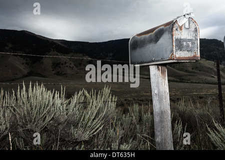 Rostigen Briefkasten Stockfoto