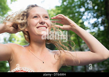 Teenager-Mädchen zum Ausdruck zu bringen Glück und Freiheit Stockfoto