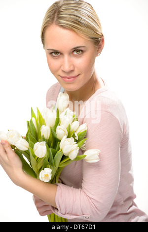 Romantische Frau halten weiße Tulpe Blumenstrauß isoliert Stockfoto