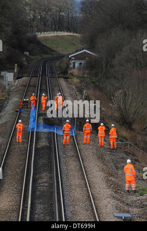 Stonegate, East Sussex, UK. 10. Februar 2014. 30 Meter geschnittenen Streckenabschnitt steht in leere durch Erdrutsch auf der wichtigsten Hastings nach London Linie gerade nördlich von Stonegate Station in East Sussex Credit: David Burr/Alamy Live News Stockfoto