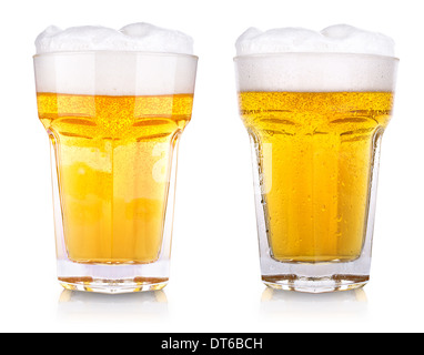 nassen frisches Bier auf einem Hintergrund isoliert Stockfoto