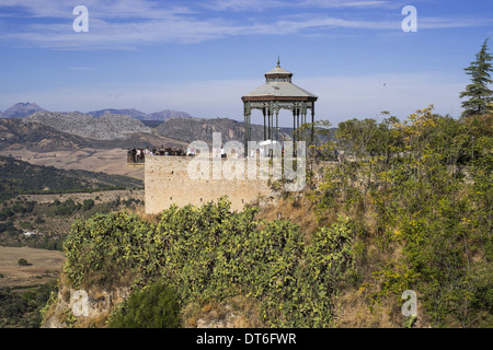 Aussichtsplattform für die El Tajo-Schlucht in Ronda Andalusien Spanien. Stockfoto