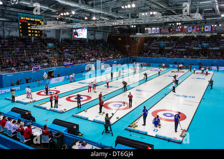 Sotschi, Krasnodar Krai, Rußland. 10. Februar 2014. Ein Überblick über die Arena während der Männer ist Curling-Round-Robin-Spiele im Ice Cube Curling Zentrum - XXII Olympische Winter-Spiel-Credit: Action Plus Sport/Alamy Live News Stockfoto