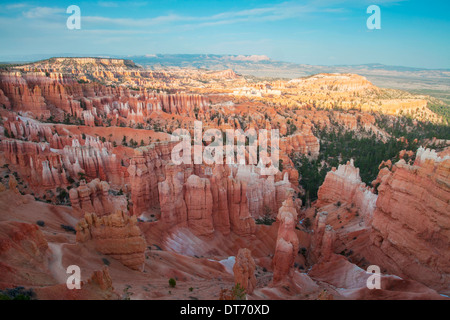 Bryce Amphitheater von Sunset Point in der Nähe von Sonnenuntergang, Bryce-Canyon-Nationalpark, Utah. Stockfoto