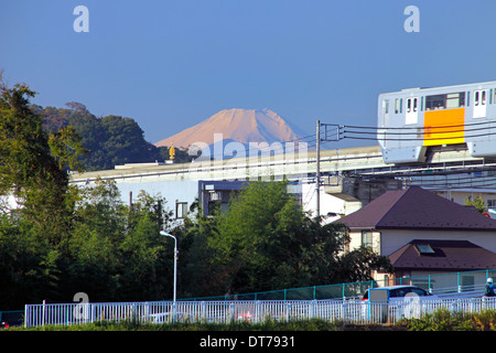 Tama Toshi-Monorail-Linie und Mount Fuji Hino Tokio Japan Stockfoto