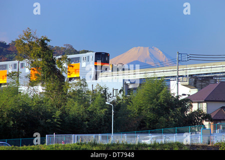 Tama Toshi-Monorail-Linie und Mount Fuji Hino Tokio Japan Stockfoto