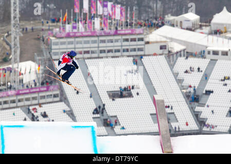 Sotschi, Russland. 11. Februar 2014. Katie Summerhayes (GBR) während des Trainings für Qualifikationen. XXII Olympische Winterspiele, Sochi2014. Damen Ski Slopestyle Qualifikationsrunde an die Rosa Khutor Extreme Park, Russland. Bildnachweis: Aktion Plus Sport/Alamy Live-Nachrichten Stockfoto