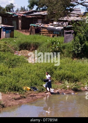 Lieferung nicht Lieferung von Dienstleistungen urbanen Landbevölkerung Wasser Strom Abfall transportieren Gehäuse Stockfoto