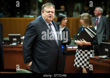 Brüssel, Bxl, Belgien. 11. Februar 2014. Griechische Außenminister Evangelos Venizelos kommt während der allgemeinen Angelegenheit Rat European Affairs Minister am Sitz des Europäischen Rates in Brüssel, Belgien auf 11.02.2014, die Minister eine Entscheidung über die Genehmigung für das Inverkehrbringen für Zwecke der Anbau von gentechnisch verändertem Mais 1507 treffen. Bildnachweis: ZUMA Press, Inc./Alamy Live-Nachrichten Stockfoto