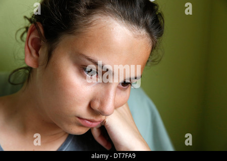Gelangweilter teenager Stockfoto