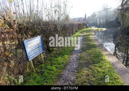 Beatrice schmale Boot Zeichen auf dem Caldon Zweig des Trent & Mersey Canal, Cheddleton Mitarbeiter England UK Stockfoto