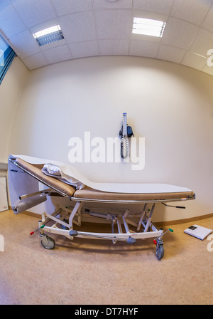 Krankenhausbett im Landspitalinn Hospital, Reykjavik, Island. Stockfoto