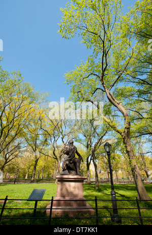 Robert Burns Statue auf der Mall in Central Park in New York City, USA Stockfoto