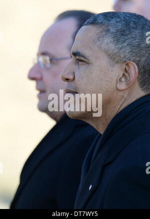 (140211)--WASHINGTON, 11. Februar 2014 (Xinhua)--U.S. President Barack Obama (R) und Besuch der französische Präsident Francois Hollande besuchen eine Willkommenszeremonie auf dem South Lawn des weißen Hauses in Washington, D.C., Hauptstadt der Vereinigten Staaten, Fed. 11, 2014. Barack Obama am Dienstag begrüßt seinen französischen Amtskollegen Francois Hollande im Weißen Haus mit Fanfare und warmes Lob der bilateralen Beziehungen. Französische Marktführer wurde an einem sonnigen und kühl Morgen für seinem Staatsbesuch in den USA, die erste durch eine französische Staatsoberhaupt seit 1996 mit Trompetenfanfaren und 21 Salutschüssen begrüßt. (Xinhua Stockfoto