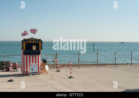 Punchand Judy Show auf Promenade Southwold, Suffolk Stockfoto