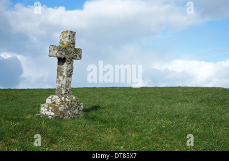 alte Granit Kreuz Stockfoto