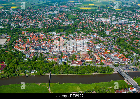 Deutschland-Nordrhein-Westfalen, aerial Blick auf der Weser-Renaissance Stil Stadt Minden mit Fluss Weser Stockfoto