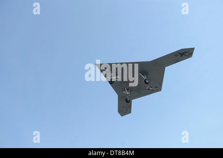 Ein X-47 b unbemannte Kampf Luftsystem im Flug. Stockfoto