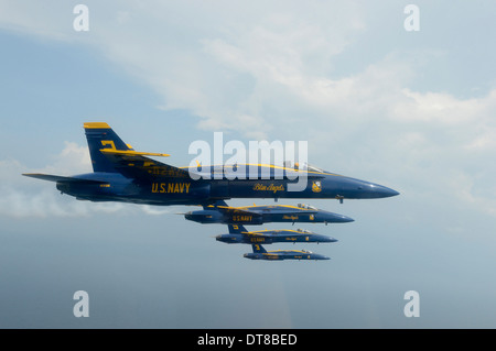 F/A-18 Hornets aus der US-Navy Blue Angels-Team. Stockfoto
