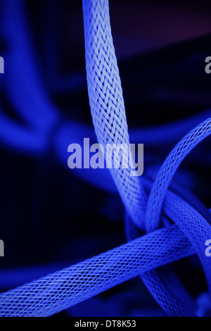 UV beleuchtet PC-Computer-Kabel Stockfoto