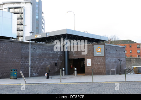 Cowcaddens u-Bahnstation Eingang in Glasgow, Scotland, UK Stockfoto