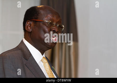 Süd-Sudan Foreign Affairs Minister Hon Dr. Barnaba marianische Benjamin diskutiert aktuelle Krise seines Landes an die Mitglieder der Medien in London 12.02.2014 Stockfoto