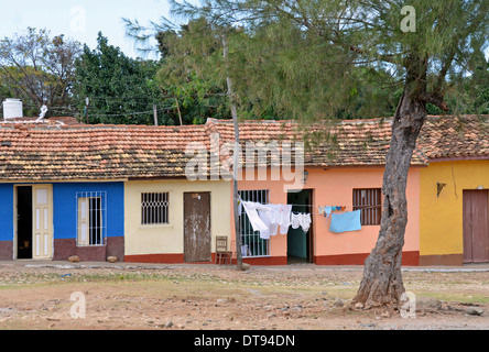 Straße von bunt bemalten Häusern, Trinidad, Kuba Stockfoto