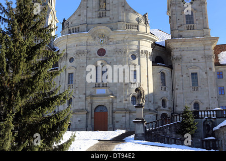 Eingang zur Kirche in Einsiedelns Abtei, Schweiz Stockfoto