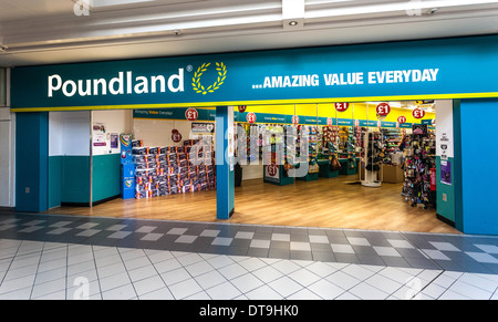 Poundland Shop, Edgware, Middlesex, England, UK. Stockfoto