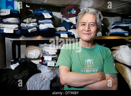 Lee Kut Cheunk oder Julius, Nr. 1 Der dhobi (Wäscherei) an Bord der HMS Bulwark eine Royal Navy Angriff Schiff. Stockfoto