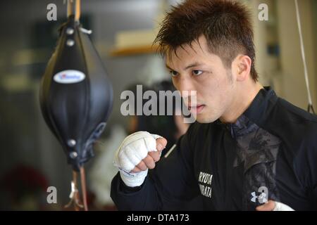 Tokio, Japan. 12. Februar 2014. Ryota Murata (JPN) Boxen: Ryota Murata Japans Züge während seiner offenen Training bei Teiken Boxing Gym in Tokio, Japan. Bildnachweis: Hiroaki Yamaguchi/AFLO/Alamy Live-Nachrichten Stockfoto